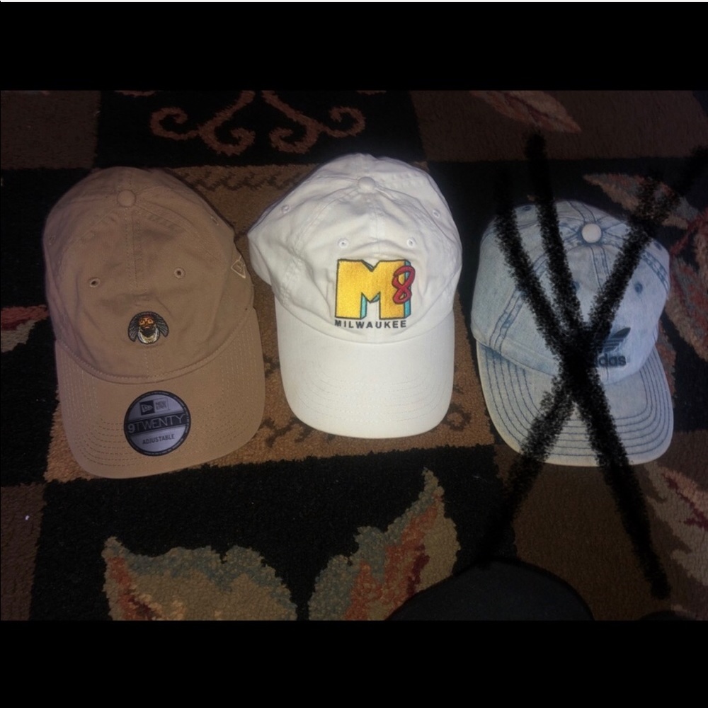 2 baseball caps